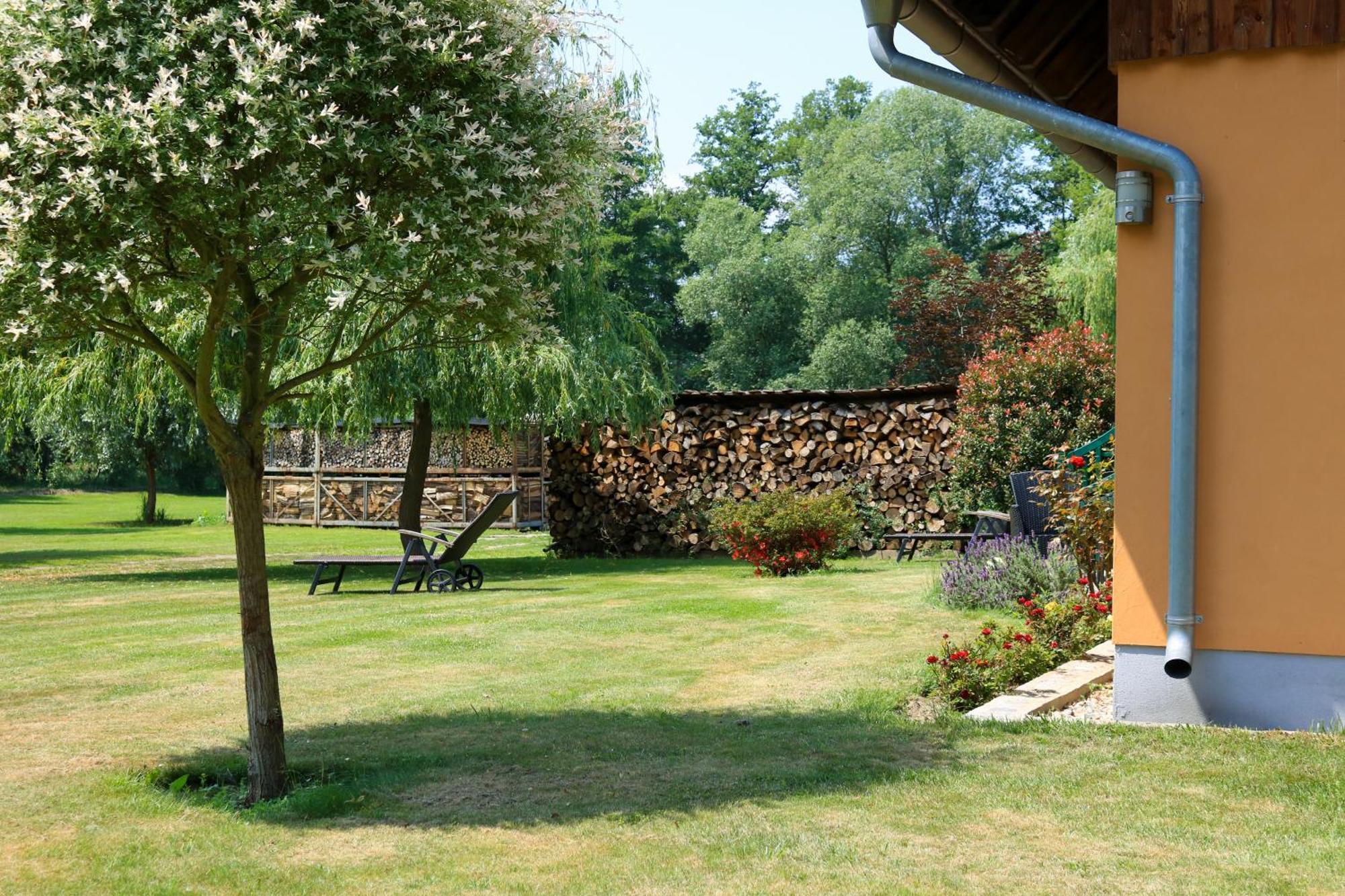 Gasthaus & Pension Am Kurfuerstendamm Burg  Dış mekan fotoğraf